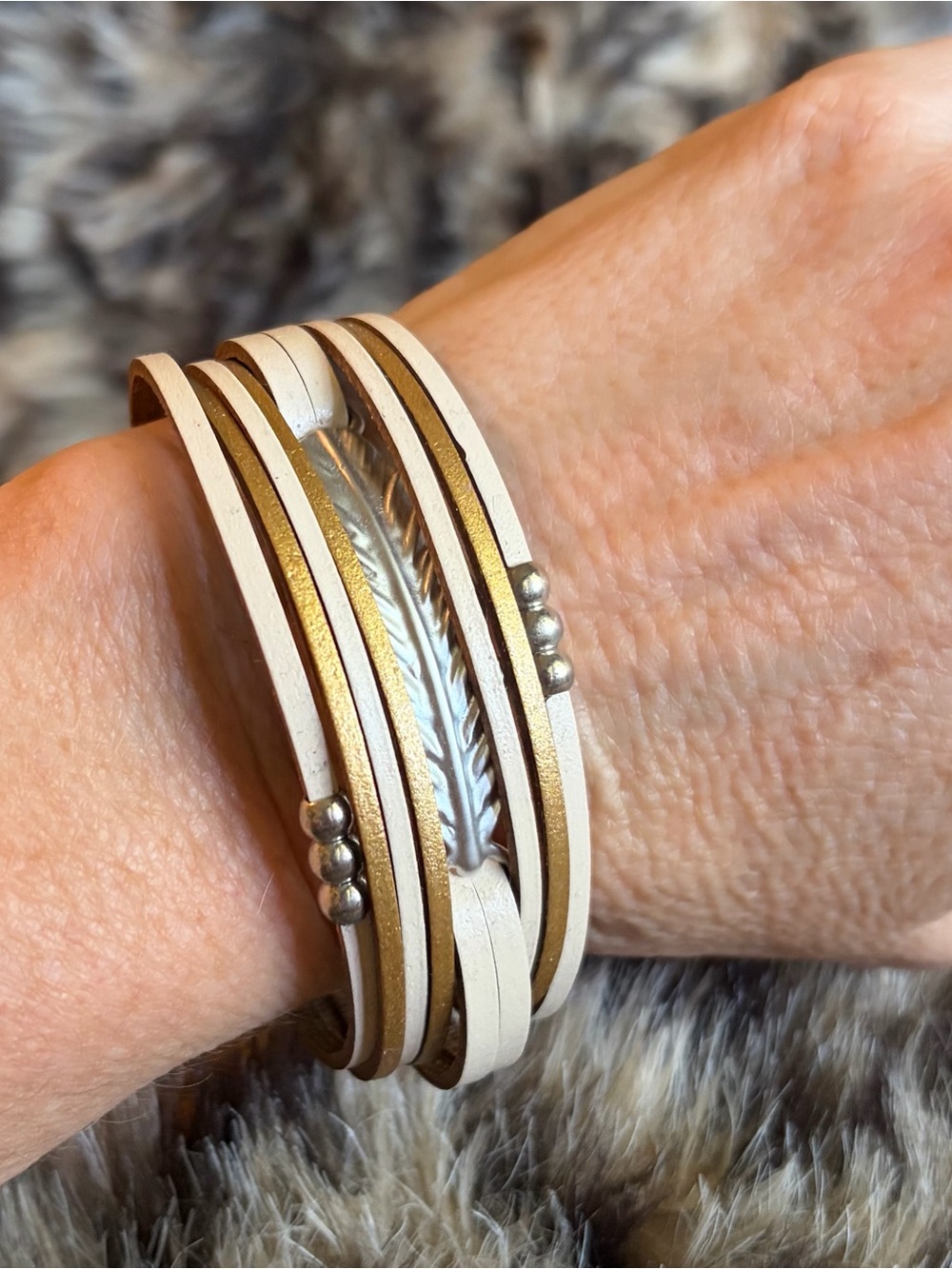 Leather Multi-Strand Feather Accent Bracelet in Cream and Gold #1152
